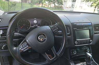 Внедорожник / Кроссовер Volkswagen Touareg 2012 в Киеве