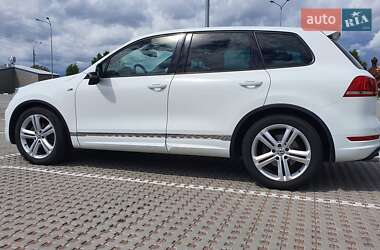 Позашляховик / Кросовер Volkswagen Touareg 2013 в 