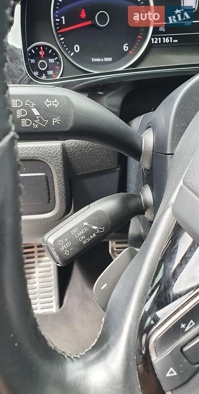 Внедорожник / Кроссовер Volkswagen Touareg 2013 в Киеве