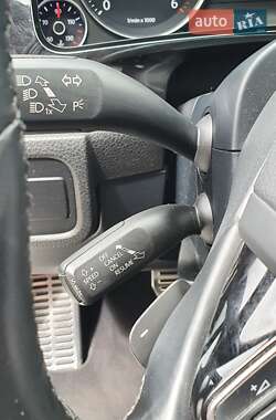 Позашляховик / Кросовер Volkswagen Touareg 2013 в 