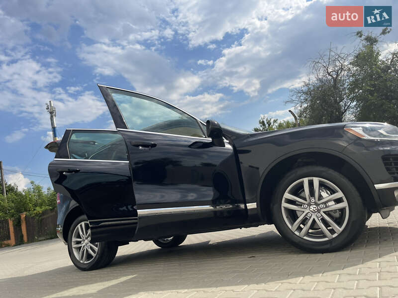 Внедорожник / Кроссовер Volkswagen Touareg 2015 в Киеве фото 12 Внедорожник / Кроссовер Volkswagen Touareg 2015 в Киеве