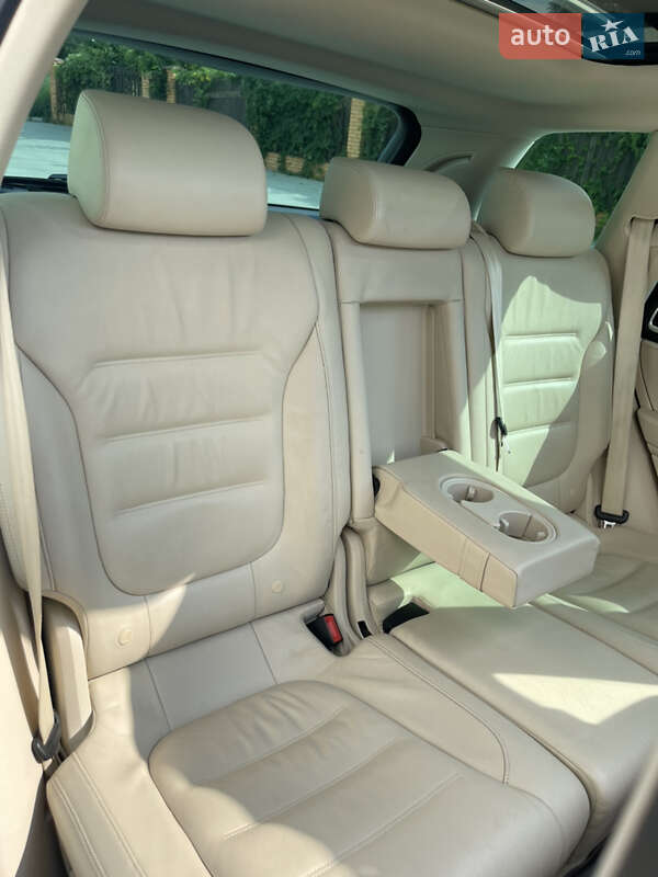 Внедорожник / Кроссовер Volkswagen Touareg 2015 в Киеве фото 58 Внедорожник / Кроссовер Volkswagen Touareg 2015 в Киеве