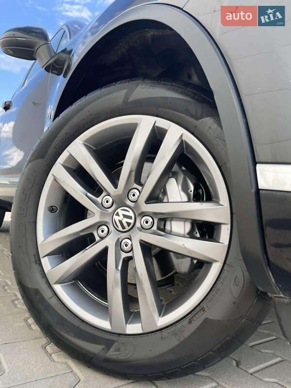 Внедорожник / Кроссовер Volkswagen Touareg 2015 в Киеве фото 66 Внедорожник / Кроссовер Volkswagen Touareg 2015 в Киеве