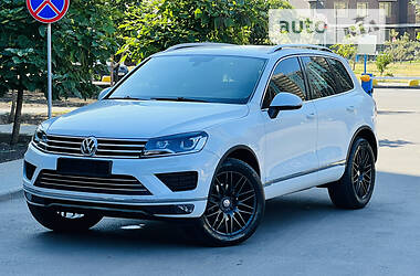 Внедорожник / Кроссовер Volkswagen Touareg 2016 в Одессе