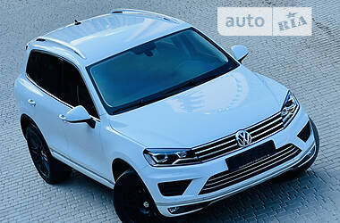 Внедорожник / Кроссовер Volkswagen Touareg 2016 в Одессе