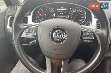 Внедорожник / Кроссовер Volkswagen Touareg 2012 в 
