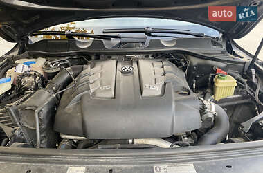 Внедорожник / Кроссовер Volkswagen Touareg 2012 в 