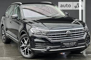 Внедорожник / Кроссовер Volkswagen Touareg 2022 в Киеве