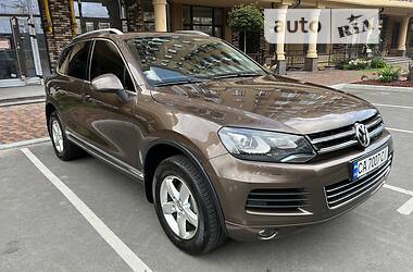 Позашляховик / Кросовер Volkswagen Touareg 2013 в 