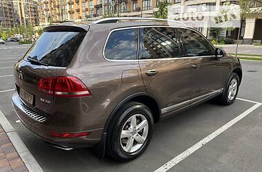 Позашляховик / Кросовер Volkswagen Touareg 2013 в 