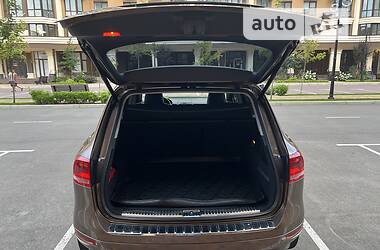 Позашляховик / Кросовер Volkswagen Touareg 2013 в 