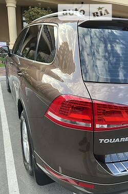 Позашляховик / Кросовер Volkswagen Touareg 2013 в 