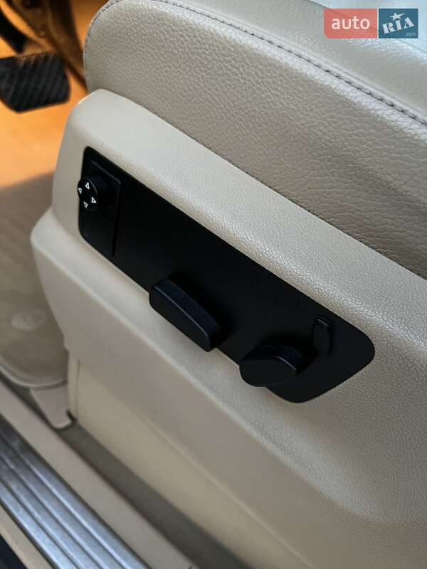 Позашляховик / Кросовер Volkswagen Touareg 2009 в Бродах