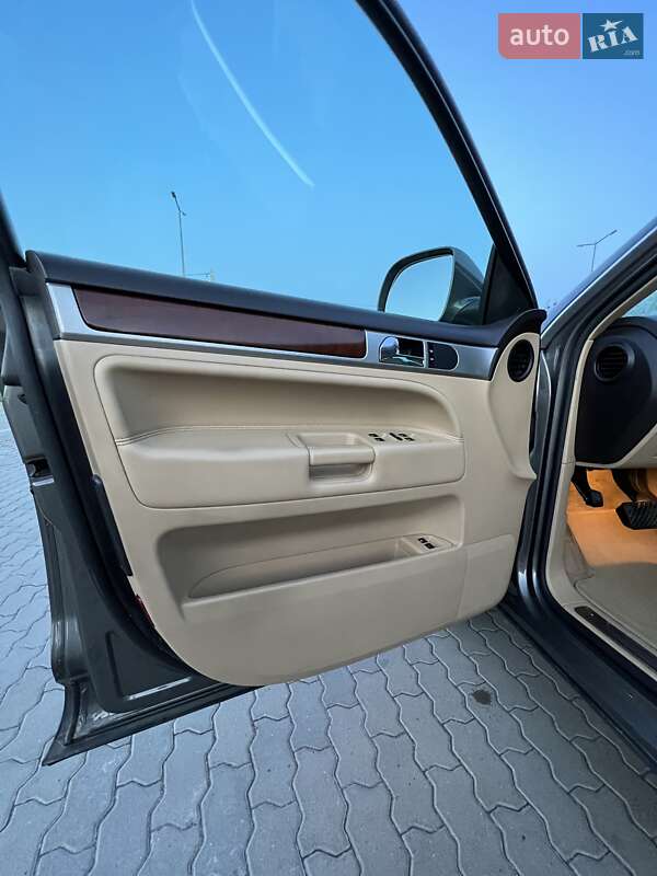 Позашляховик / Кросовер Volkswagen Touareg 2009 в Бродах