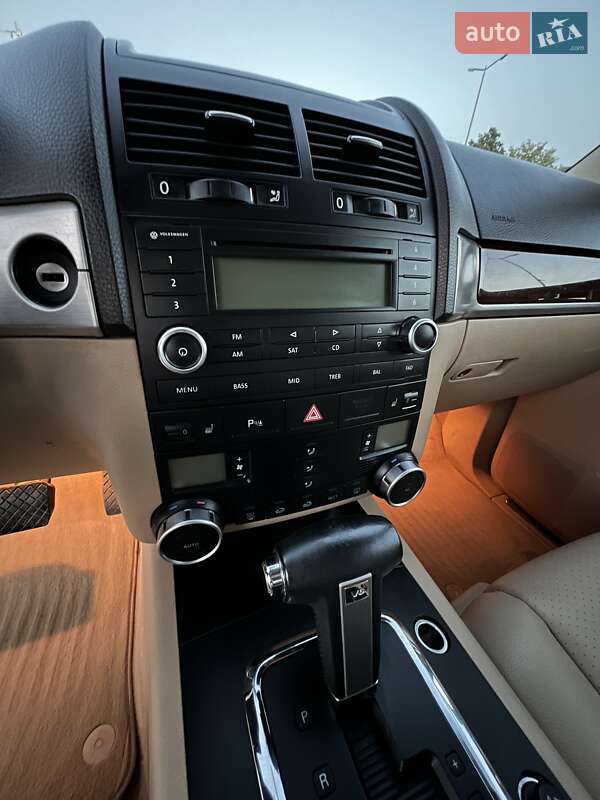 Позашляховик / Кросовер Volkswagen Touareg 2009 в Бродах