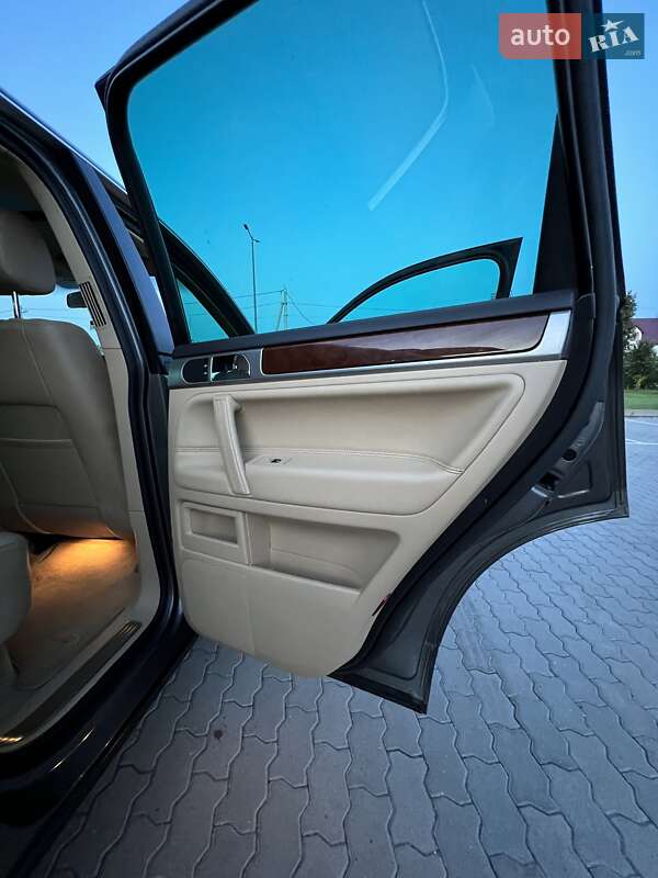 Позашляховик / Кросовер Volkswagen Touareg 2009 в Бродах