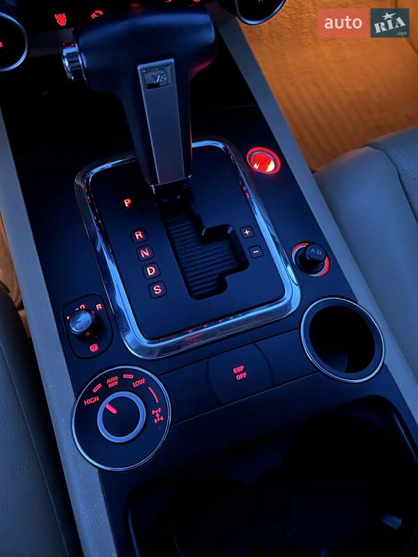 Позашляховик / Кросовер Volkswagen Touareg 2009 в Бродах