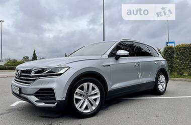 Внедорожник / Кроссовер Volkswagen Touareg 2020 в Киеве