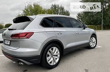 Внедорожник / Кроссовер Volkswagen Touareg 2020 в Киеве