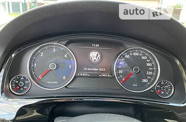 Внедорожник / Кроссовер Volkswagen Touareg 2014 в Софиевской Борщаговке