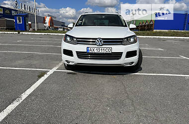 Внедорожник / Кроссовер Volkswagen Touareg 2011 в Харькове
