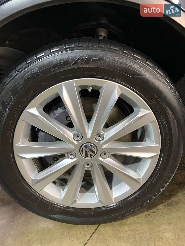 Внедорожник / Кроссовер Volkswagen Touareg 2011 в Львове фото 8 Внедорожник / Кроссовер Volkswagen Touareg 2011 в Львове