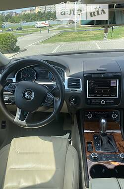 Внедорожник / Кроссовер Volkswagen Touareg 2011 в Львове