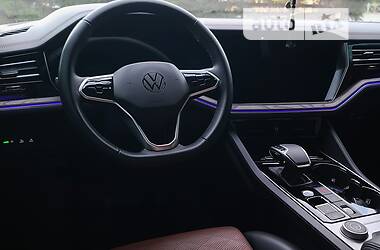 Внедорожник / Кроссовер Volkswagen Touareg 2021 в 