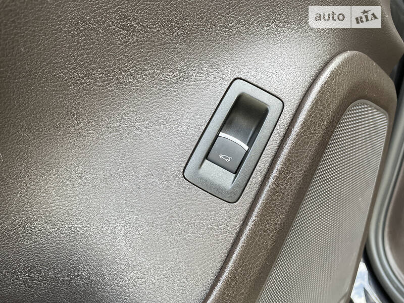 Внедорожник / Кроссовер Volkswagen Touareg 2010 в Бердичеве
