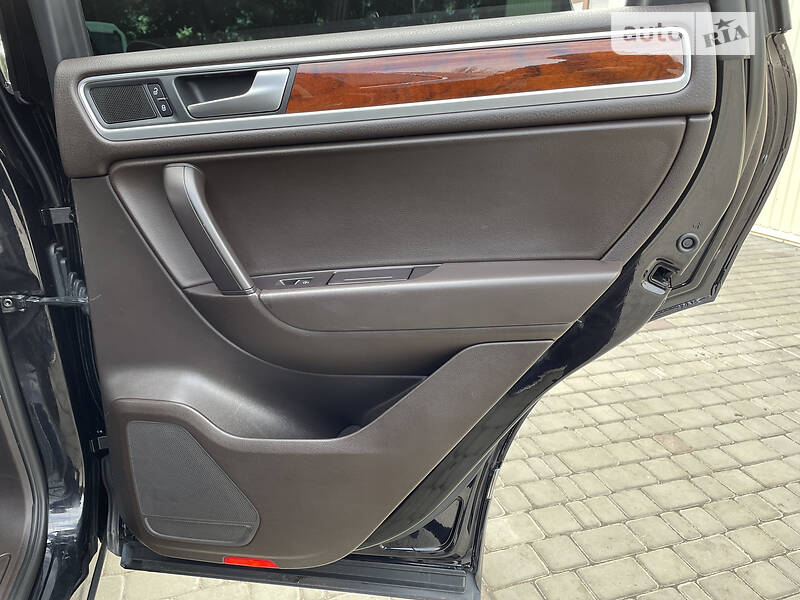 Внедорожник / Кроссовер Volkswagen Touareg 2010 в Бердичеве