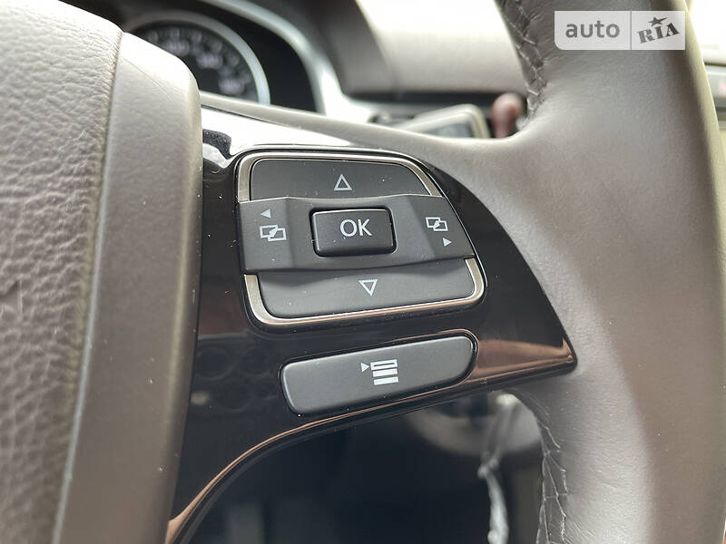 Внедорожник / Кроссовер Volkswagen Touareg 2010 в Бердичеве