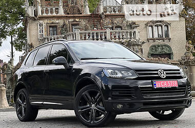 Внедорожник / Кроссовер Volkswagen Touareg 2012 в Луцке