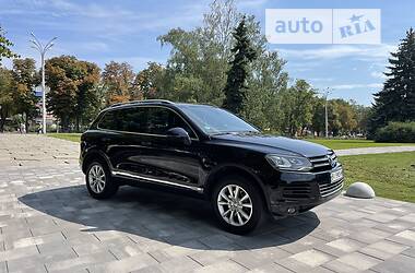 Внедорожник / Кроссовер Volkswagen Touareg 2010 в Полтаве