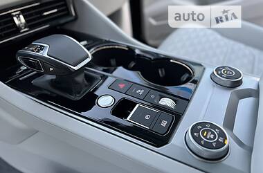 Внедорожник / Кроссовер Volkswagen Touareg 2020 в 