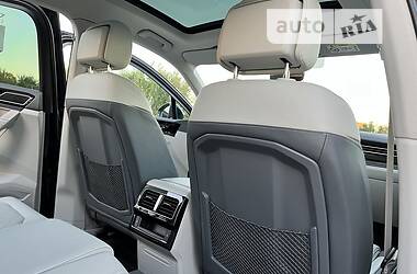Внедорожник / Кроссовер Volkswagen Touareg 2020 в 