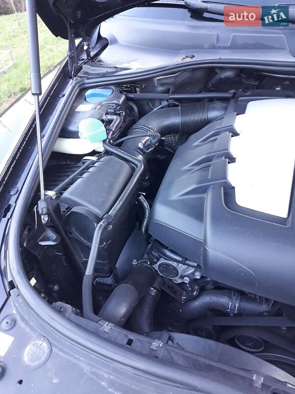 Позашляховик / Кросовер Volkswagen Touareg 2005 в Львові