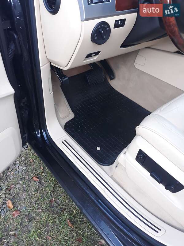 Позашляховик / Кросовер Volkswagen Touareg 2005 в Львові