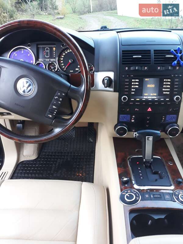 Позашляховик / Кросовер Volkswagen Touareg 2005 в Львові