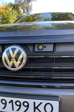 Позашляховик / Кросовер Volkswagen Touareg 2019 в Кривому Розі