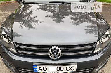 Внедорожник / Кроссовер Volkswagen Touareg 2014 в Ужгороде