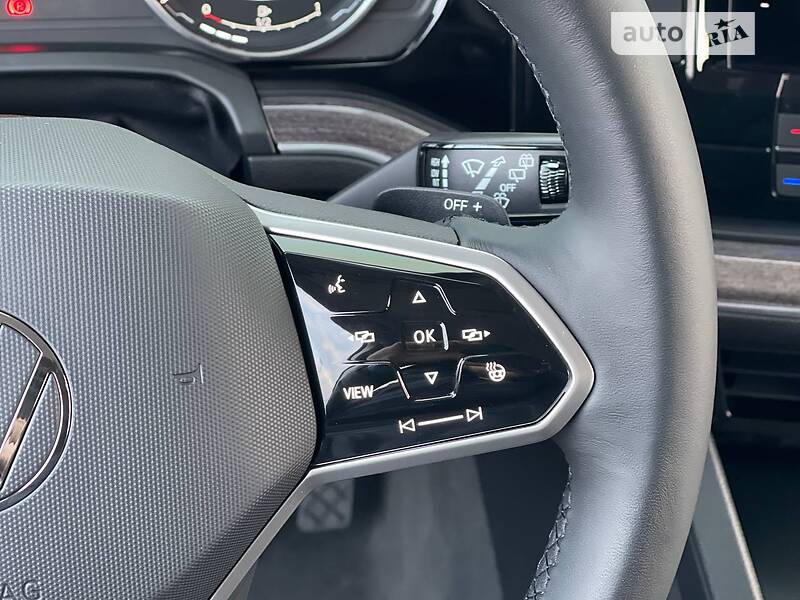 Внедорожник / Кроссовер Volkswagen Touareg 2021 в Киеве