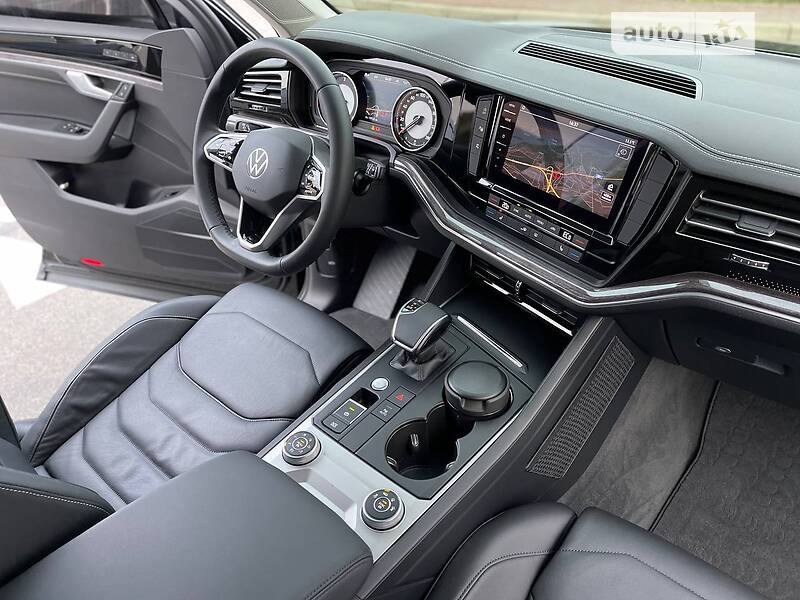 Внедорожник / Кроссовер Volkswagen Touareg 2021 в Киеве