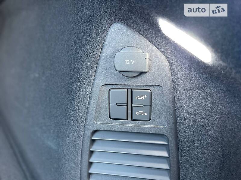 Внедорожник / Кроссовер Volkswagen Touareg 2021 в Киеве