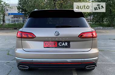 Позашляховик / Кросовер Volkswagen Touareg 2019 в Києві