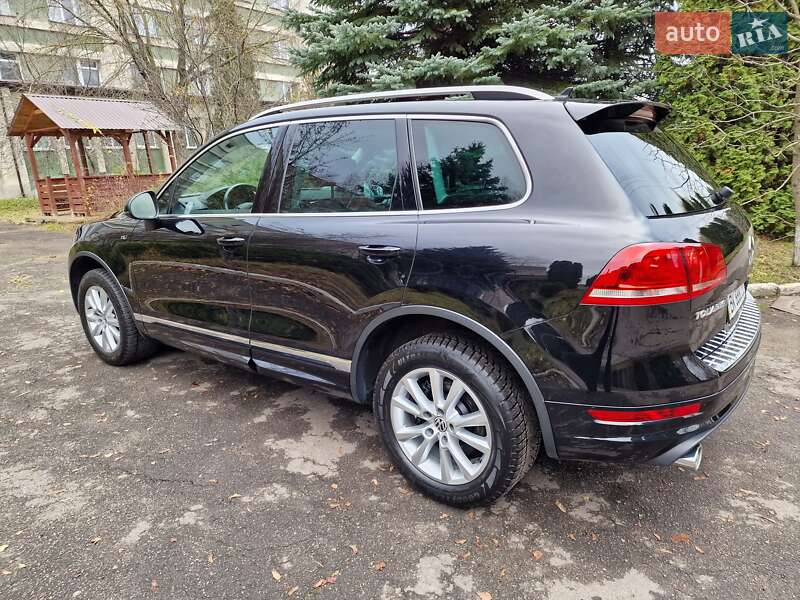 Позашляховик / Кросовер Volkswagen Touareg 2013 в Рівному
