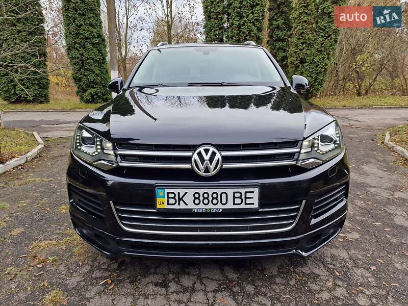 Позашляховик / Кросовер Volkswagen Touareg 2013 в Рівному