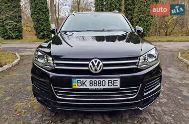 Внедорожник / Кроссовер Volkswagen Touareg 2013 в Ровно