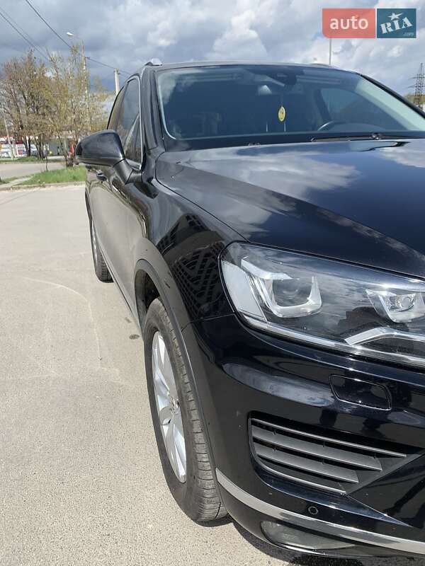 Внедорожник / Кроссовер Volkswagen Touareg 2014 в Тернополе