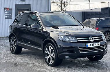 Внедорожник / Кроссовер Volkswagen Touareg 2010 в 