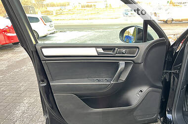 Внедорожник / Кроссовер Volkswagen Touareg 2010 в 